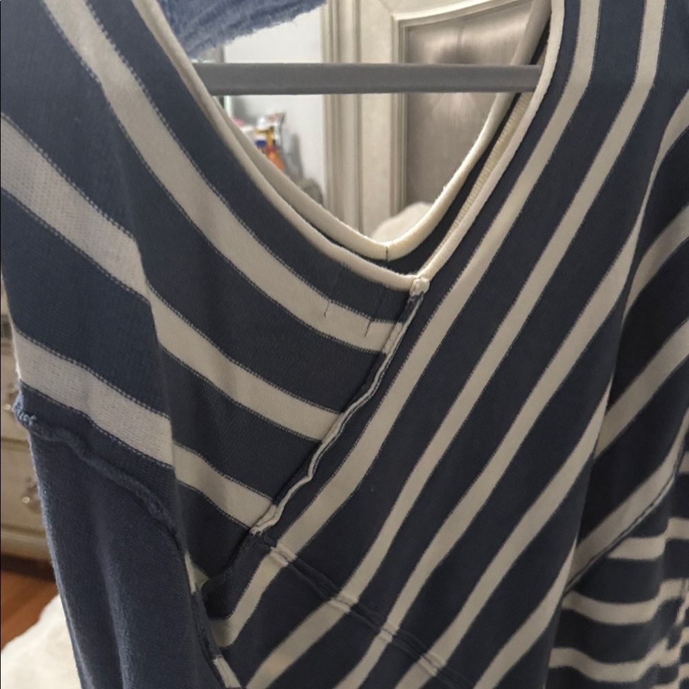 BKE Blue and White Striped V-Neck Sweater - Picture 4 of 6
